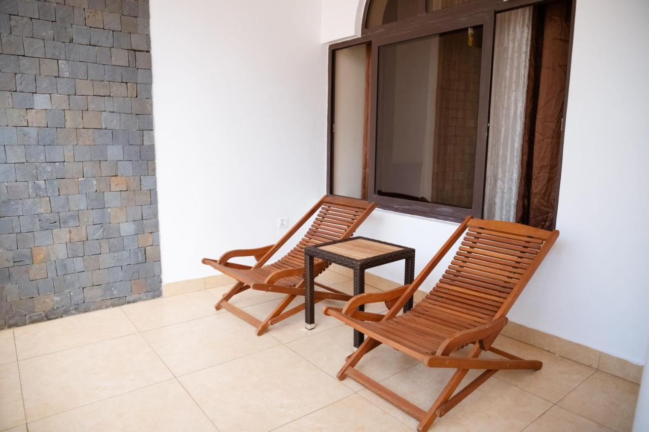 Ndaru Luxury Suites คิกาลี ภายนอก รูปภาพ